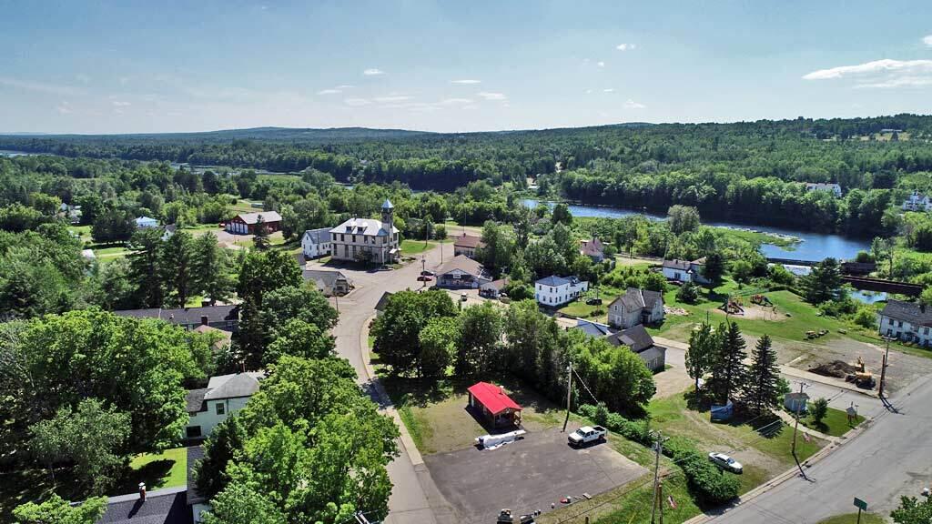 40 Woodland Ridge Road Danforth ME 04424