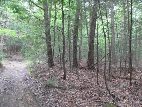 27.9 Cummings Lane Oxford ME 04270