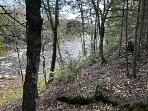 M8/l33-7 Monson Junction Lane Abbot ME 04406