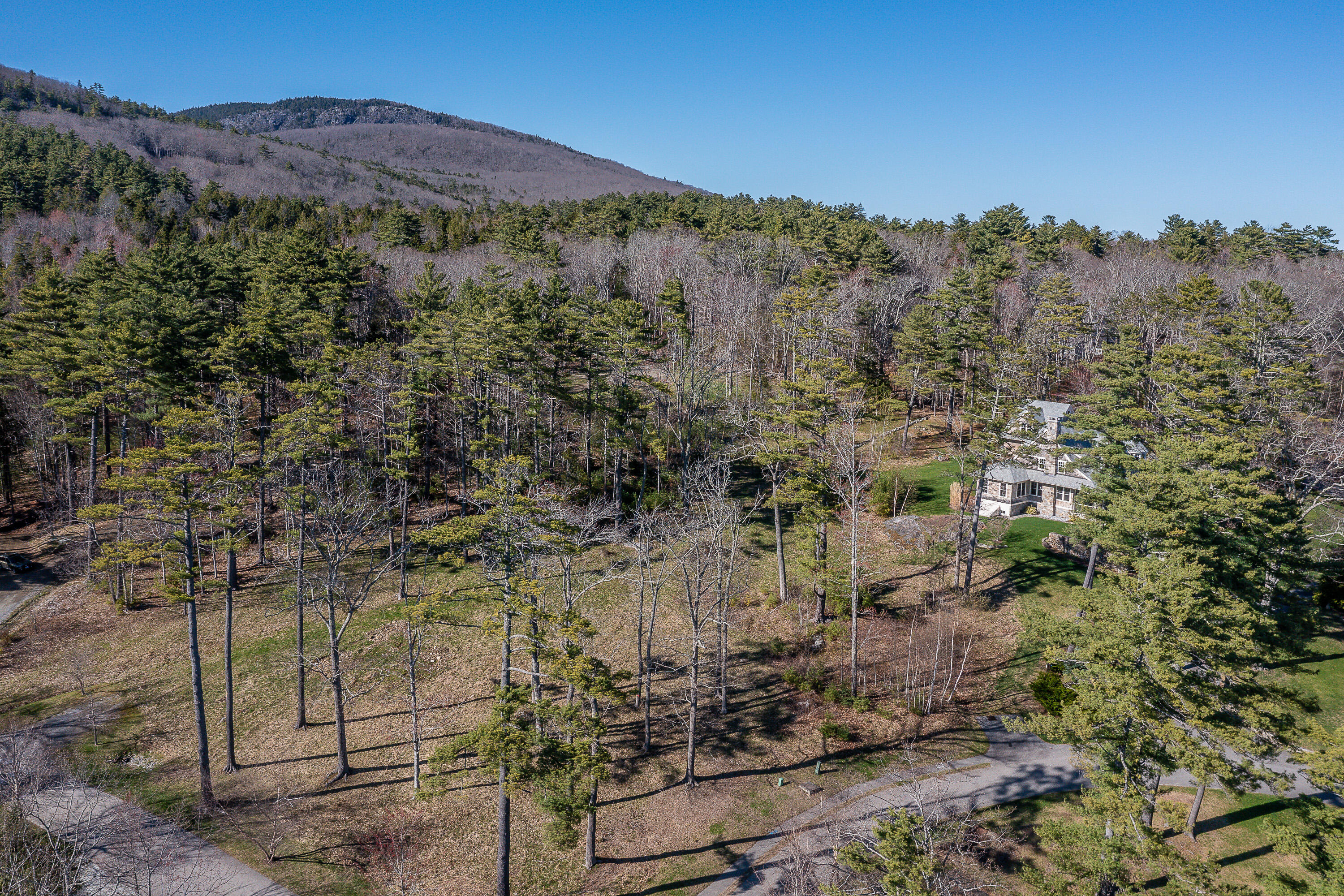 11 Mountain Arrow Circle Camden ME 04843