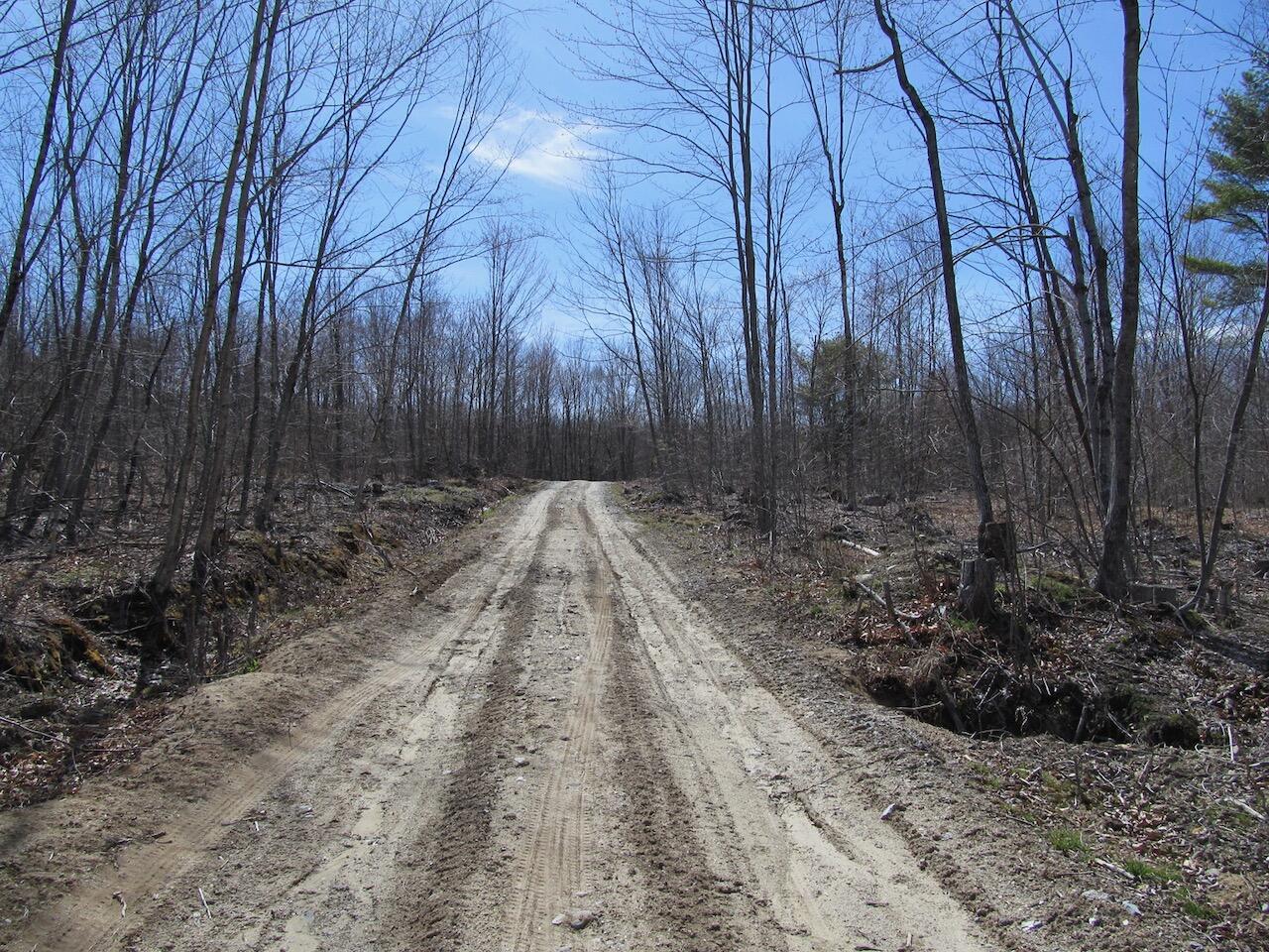 25-10 Klondike Hill Lane West Paris ME 04289