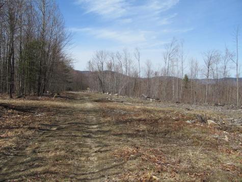 25-10 Klondike Hill Lane West Paris ME 04289