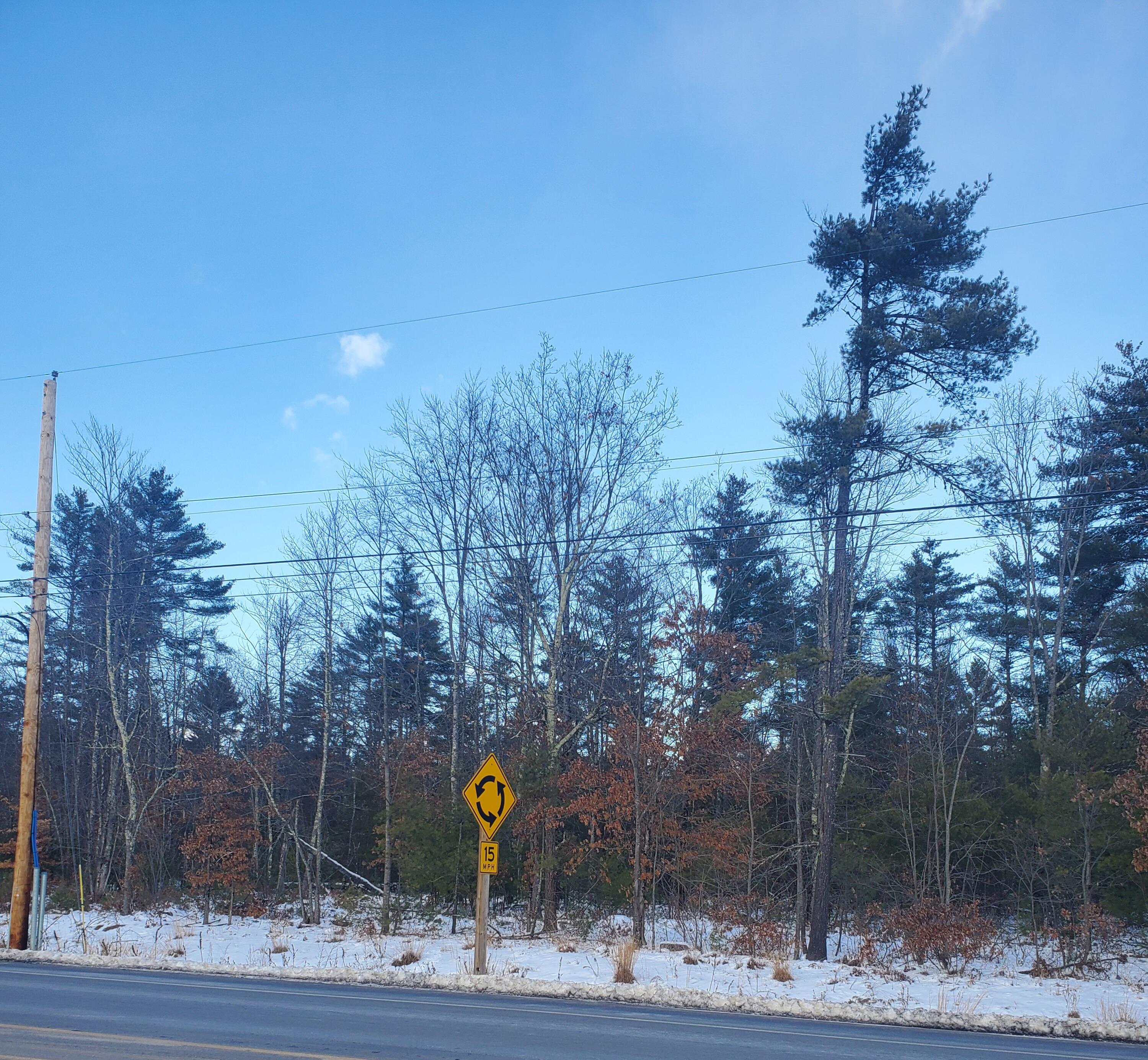 15 Manchester Road Standish ME 04085