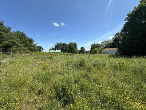 74 River Road Chelsea ME 04330