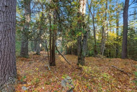 18 Peterson Lane Brunswick ME 04011