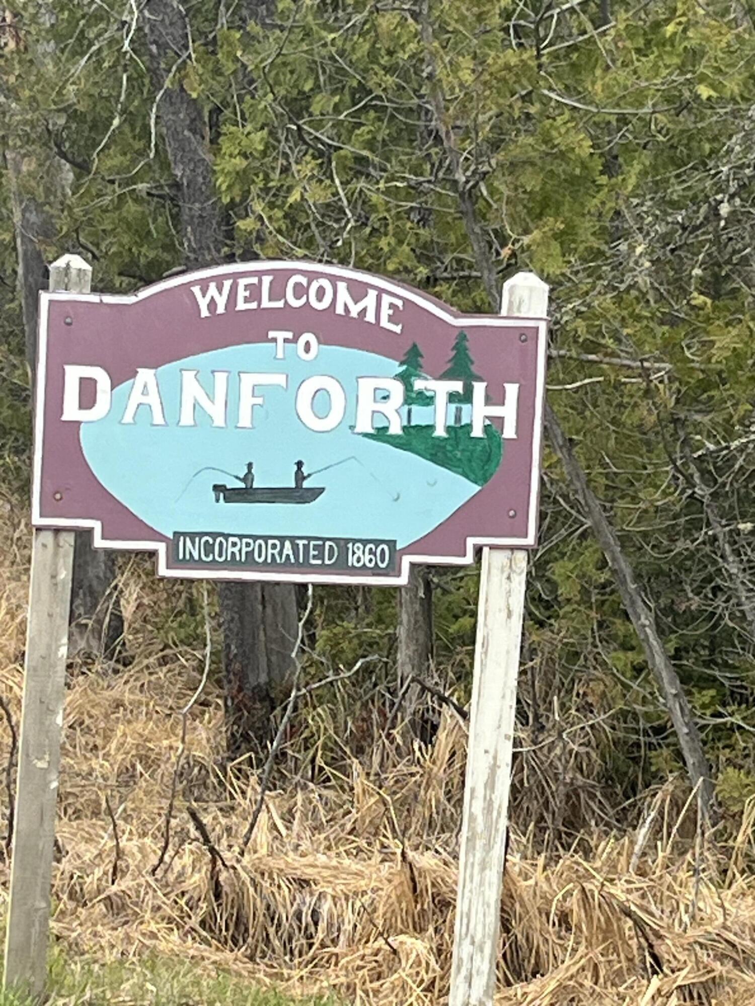 M3L2,5 Us Route 1 Highway Danforth ME 04424