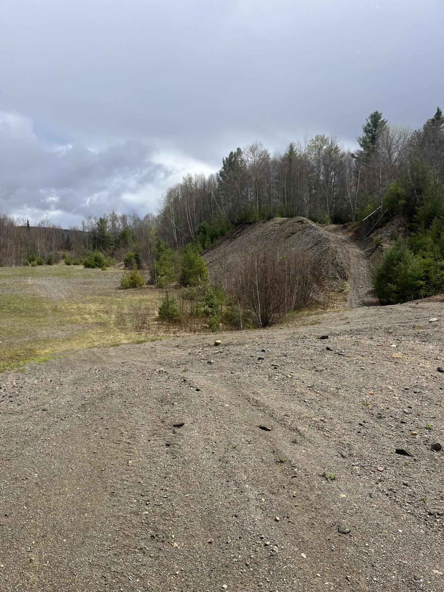 M3L2,5 Us Route 1 Highway Danforth ME 04424