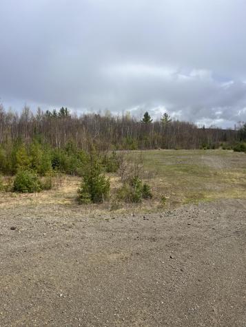 M3L2,5 Us Route 1 Highway Danforth ME 04424