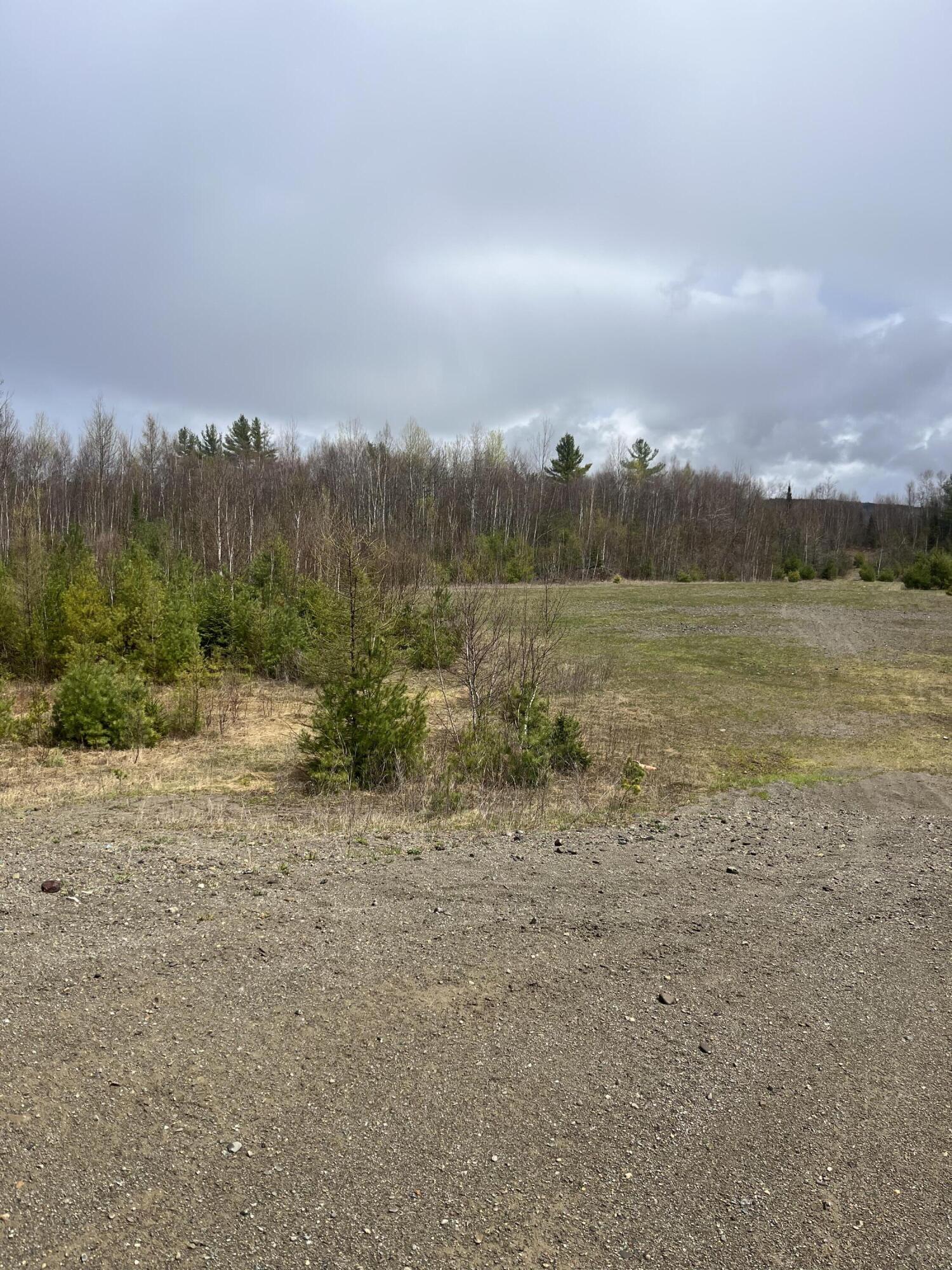 M3L2,5 Us Route 1 Highway Danforth ME 04424