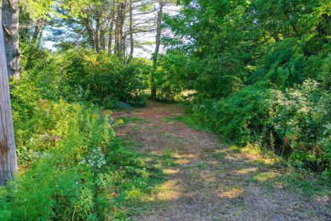 95 Bayside Road Northport ME 04849