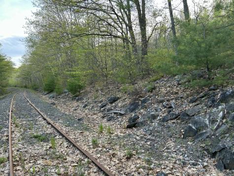 M46,L19,23 River Road Bucksport ME 04416
