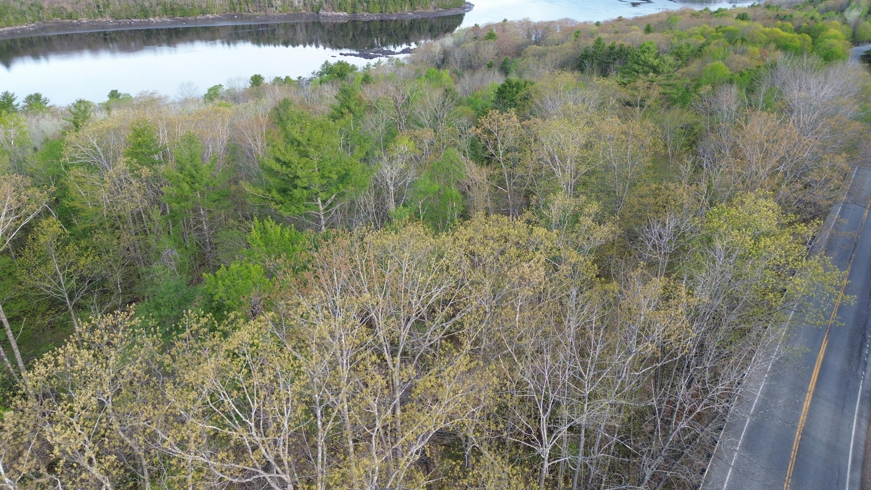 M46,L19,23 River Road Bucksport ME 04416