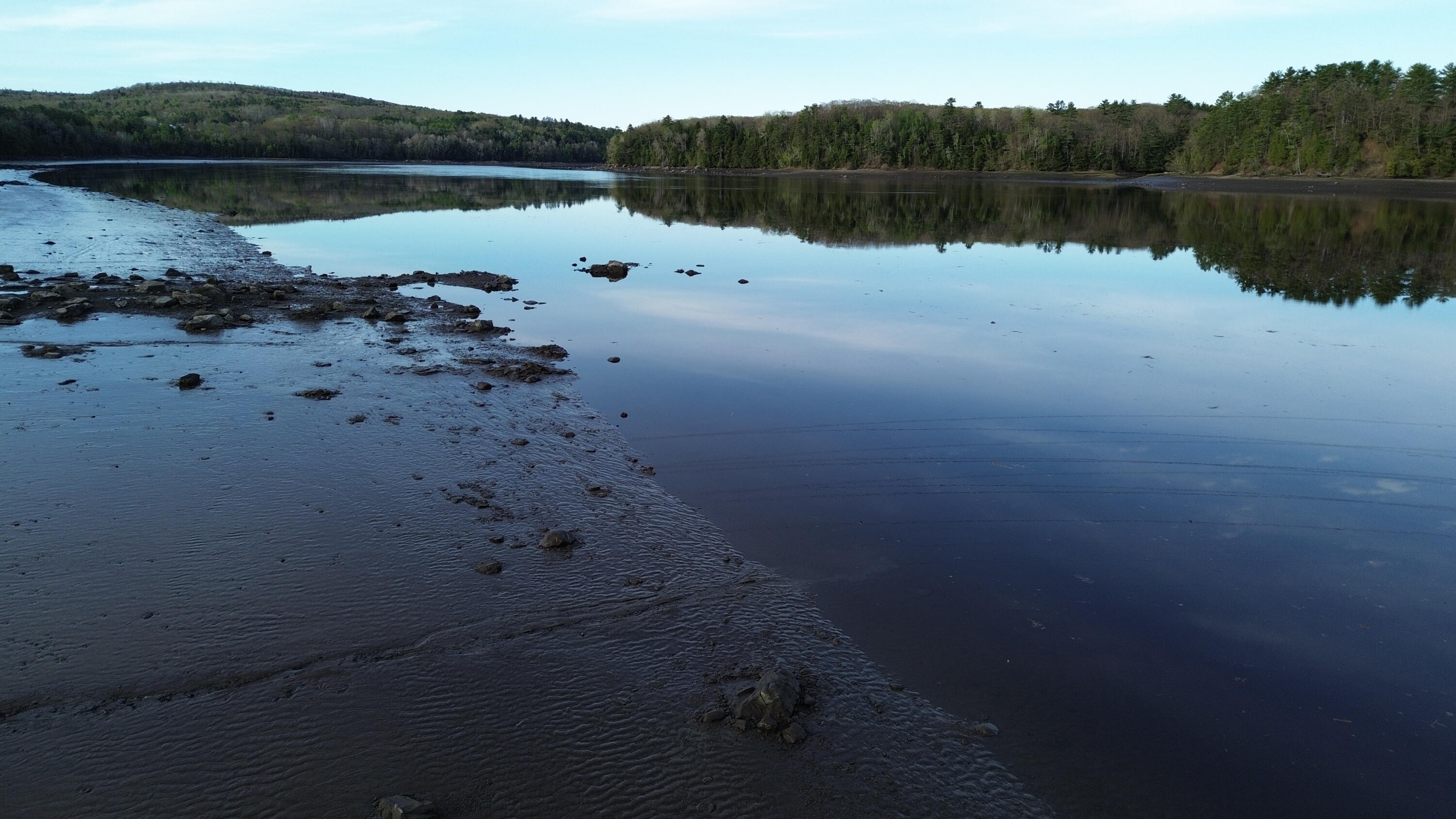 M46,L19,23 River Road Bucksport ME 04416