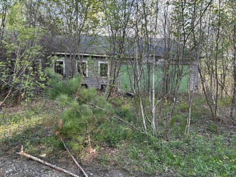 M46,L19,23 River Road Bucksport ME 04416