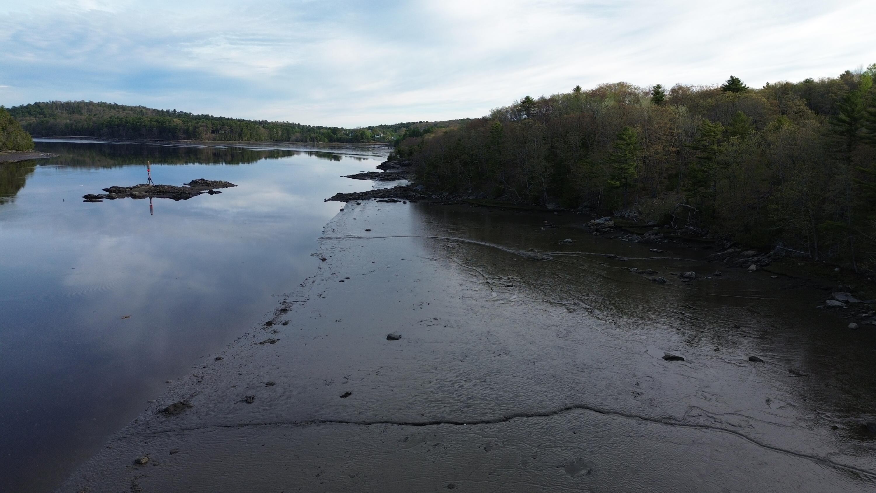 M46,L19,23 River Road Bucksport ME 04416