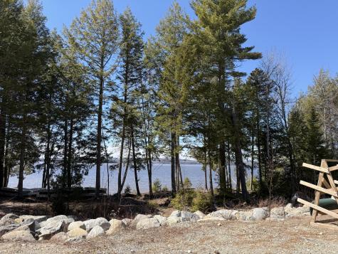 15 Bufford Drive Waltham ME 04605