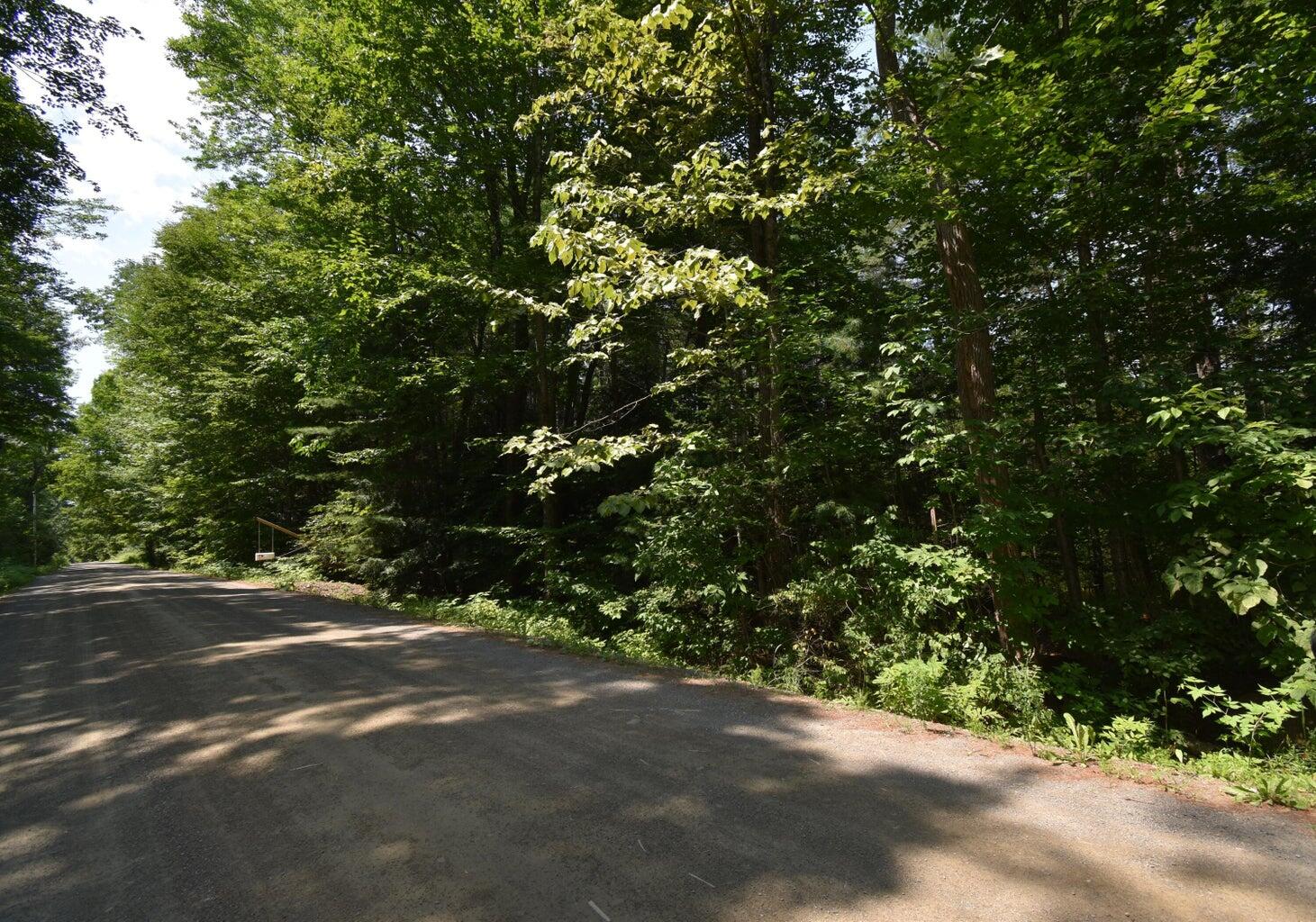 M1l32,32-1 Parkman Road Garland ME 04939