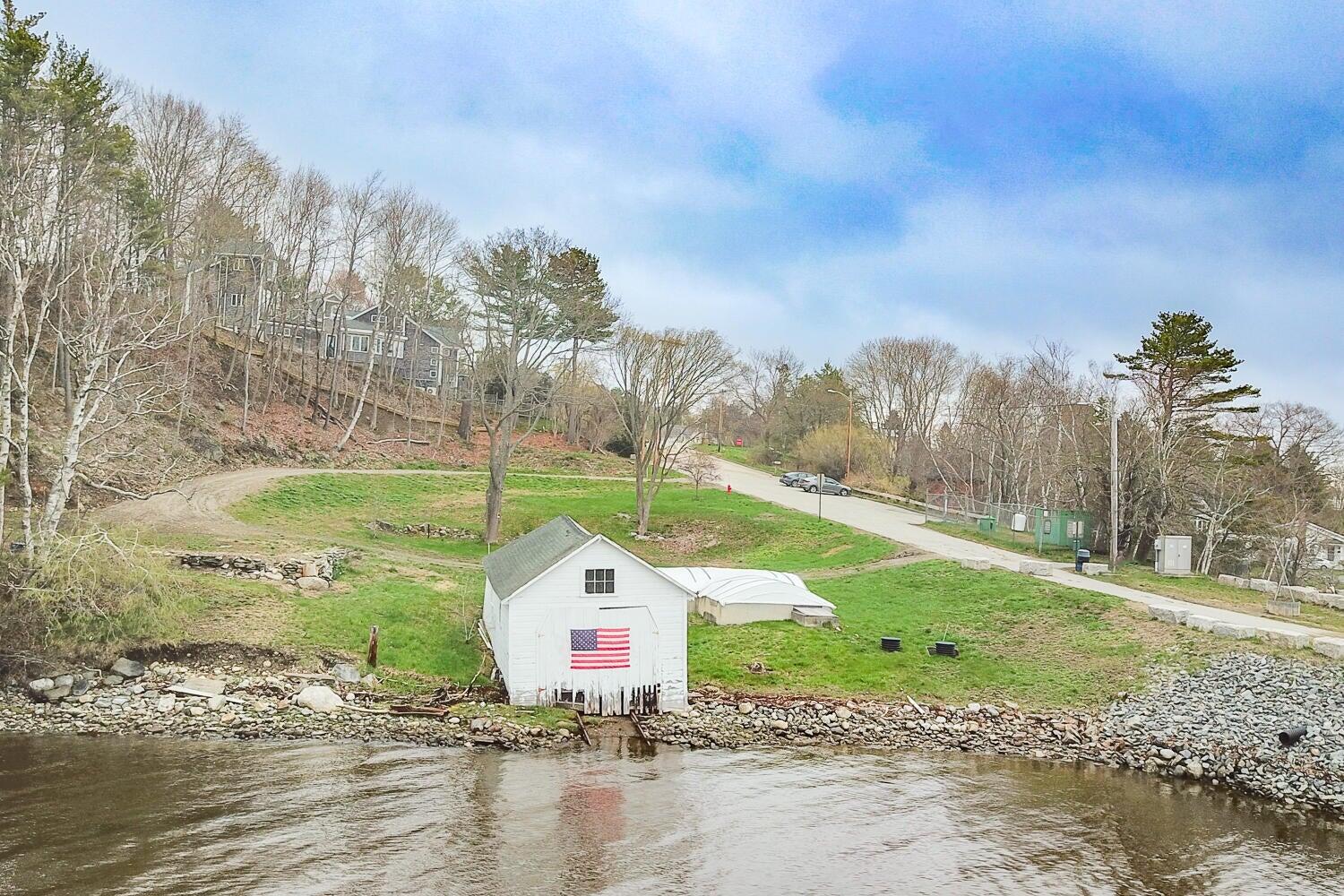 17 Footbridge Road Belfast ME 04915