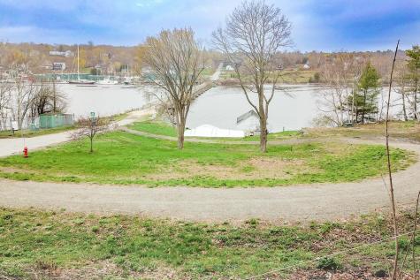 17 Footbridge Road Belfast ME 04915