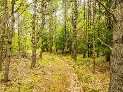 572 Old County Road Washington ME 04574
