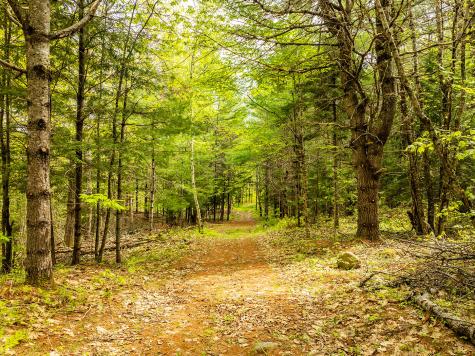 572 Old County Road Washington ME 04574