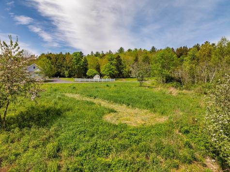 19 Old Stone Road Lincolnville ME 04849