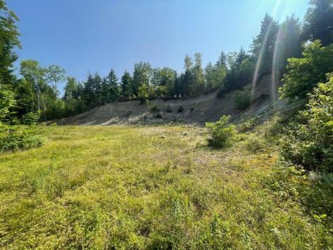 R5l31 W Mills Road Starks ME 04911