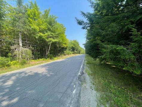 R5l31 W Mills Road Starks ME 04911