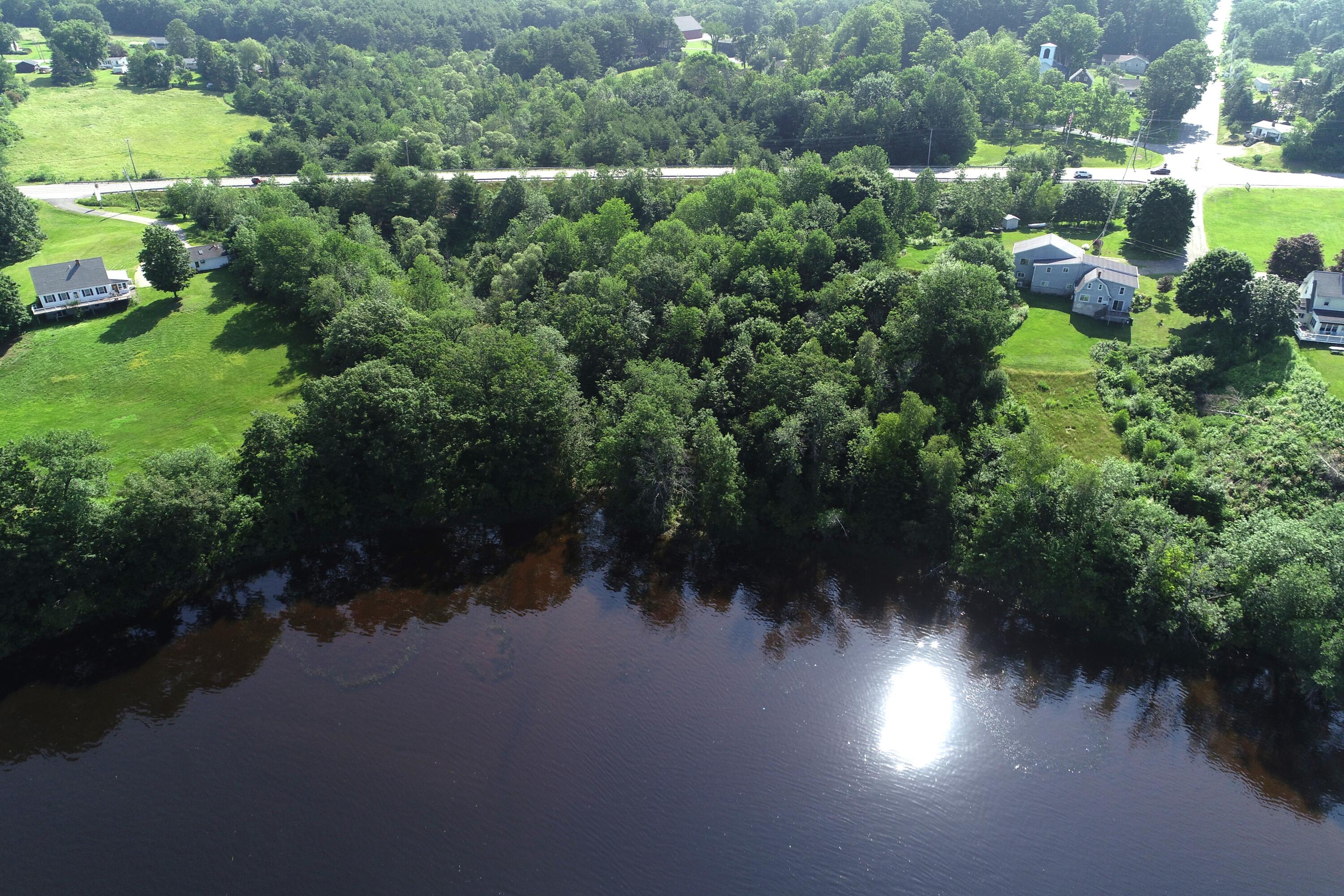 15 Albert Circle Pittston ME 04345