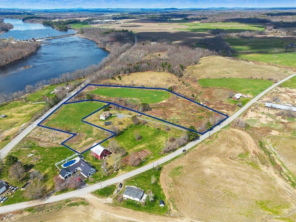 1.3 River Road Benton ME 04901