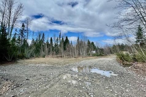 28-1 Auburn Road Turner ME 04282