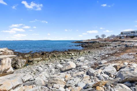 736 Seashore Avenue Portland ME 04108