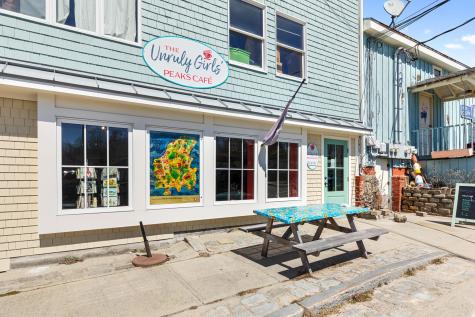 736 Seashore Avenue Portland ME 04108