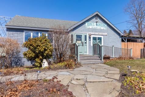 736 Seashore Avenue Portland ME 04108