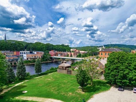 2 Howard Street Augusta ME 04330