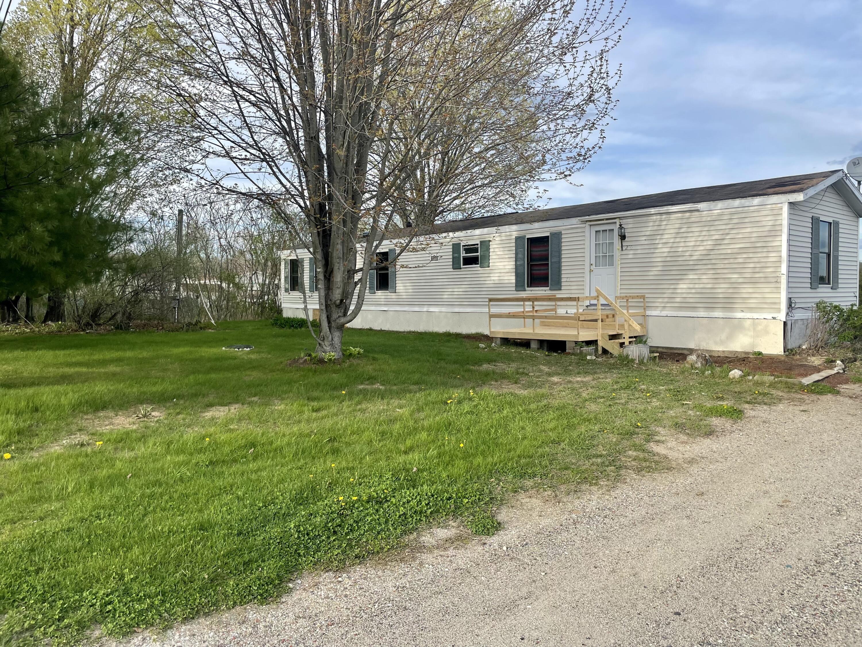 208 Eastman Lane Auburn ME 04210