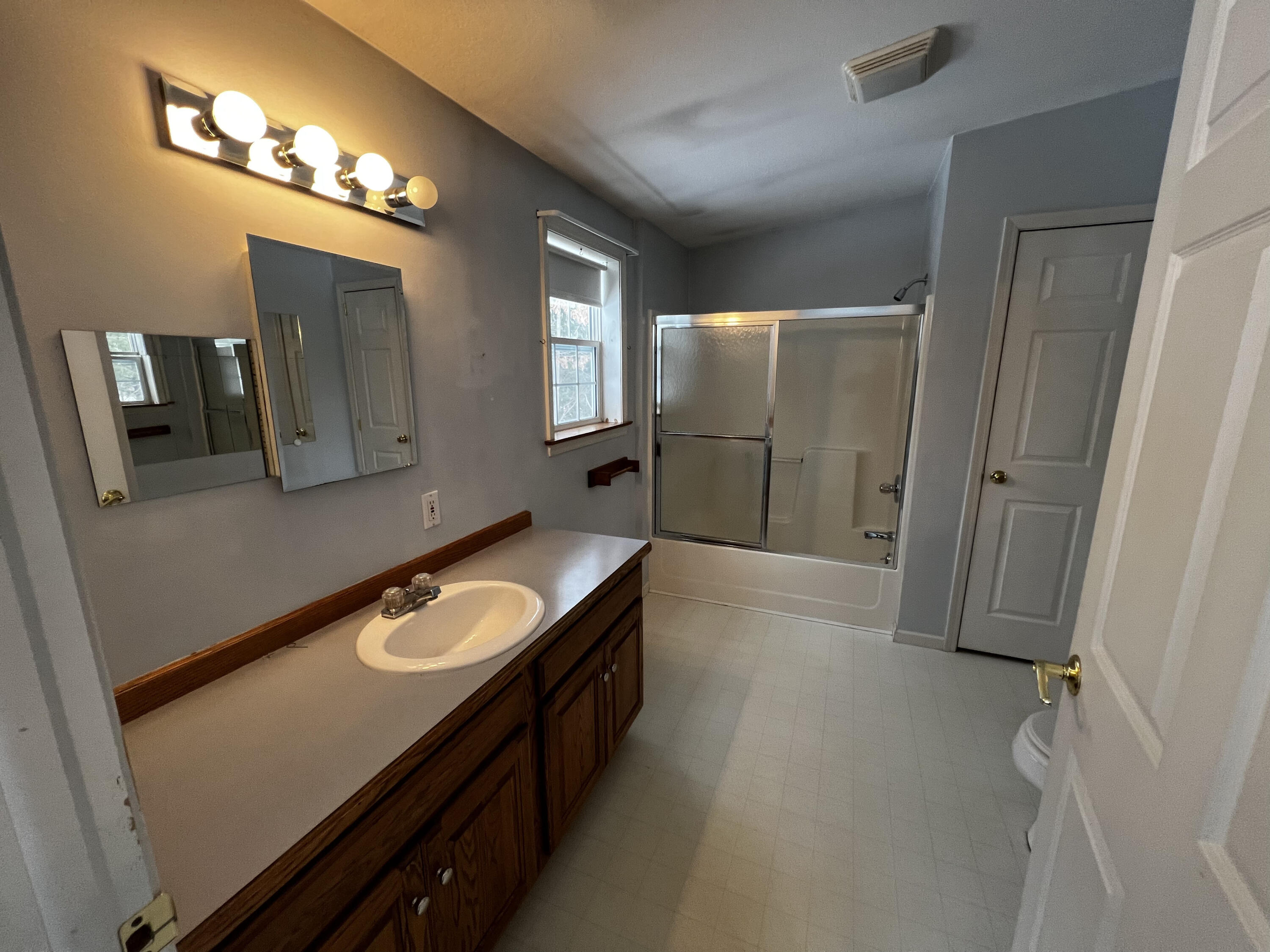 20 Buttercup Circle Auburn ME 04210