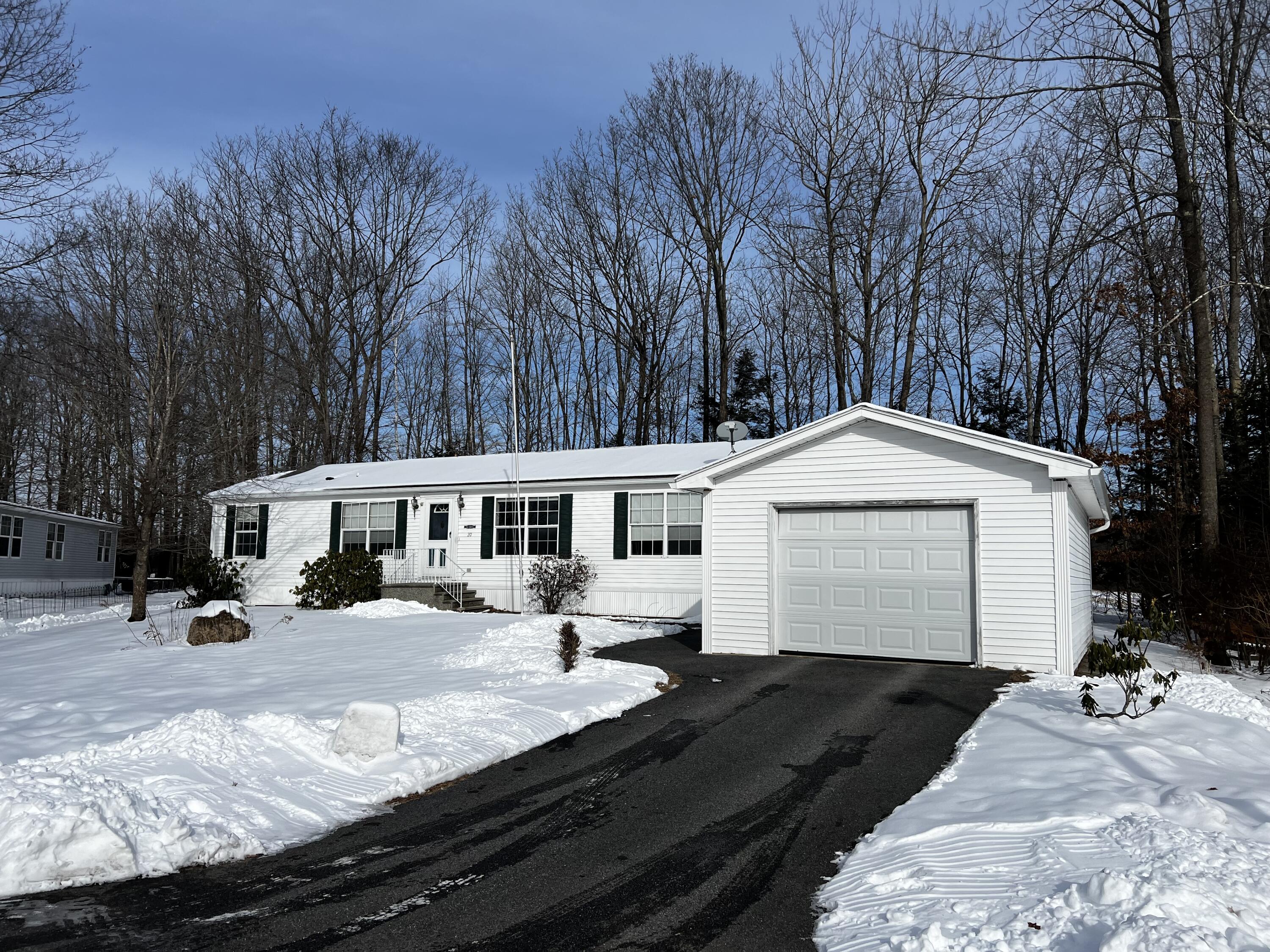 20 Buttercup Circle Auburn ME 04210