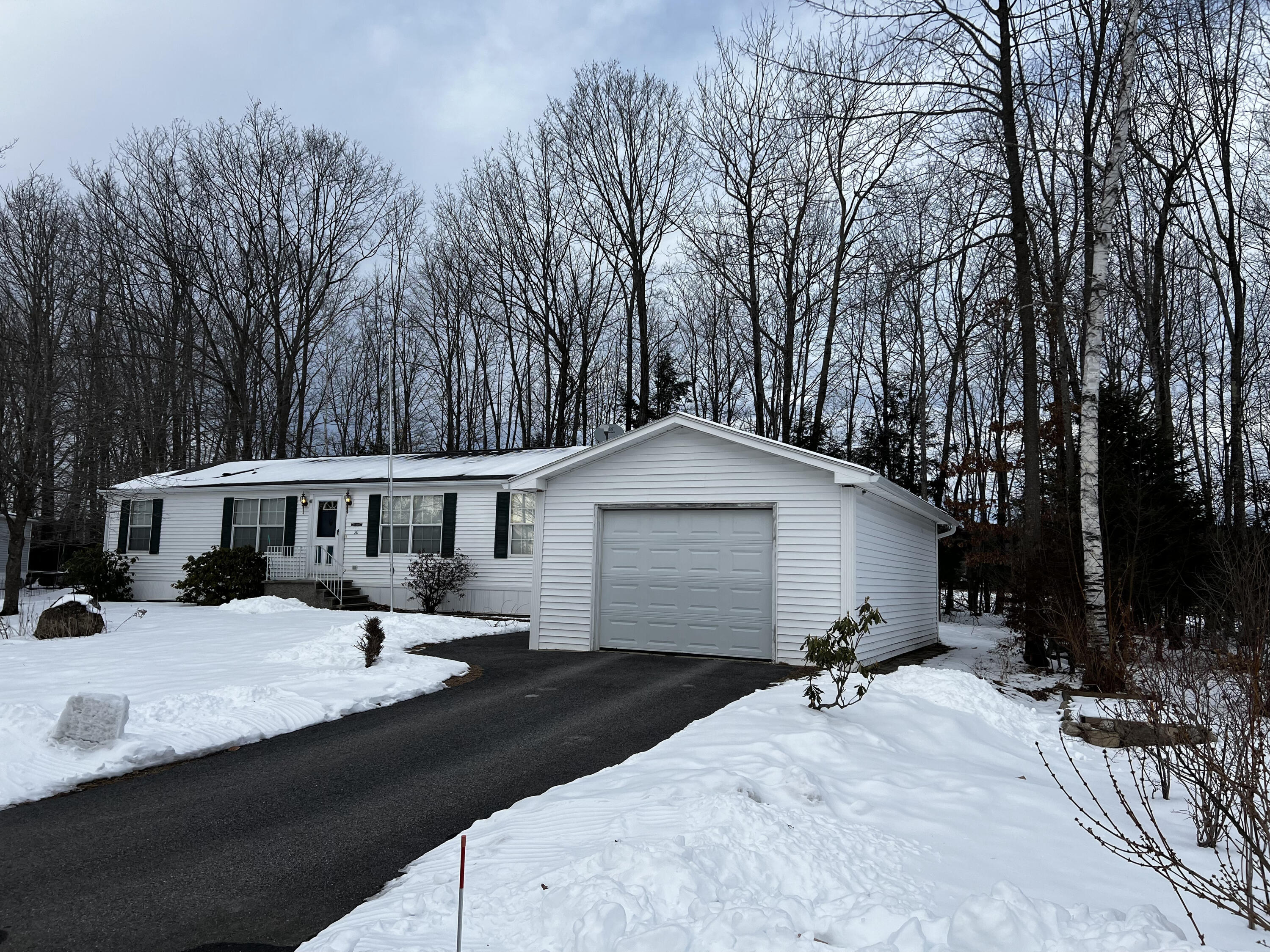 20 Buttercup Circle Auburn ME 04210