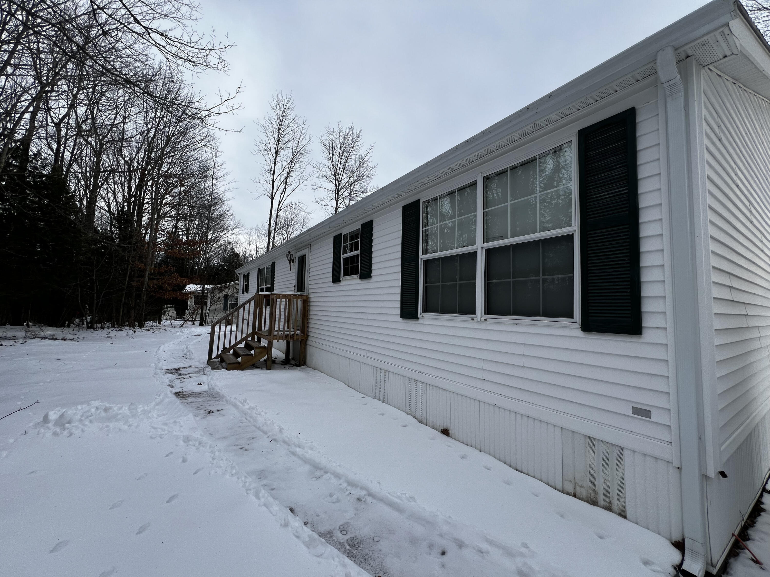 20 Buttercup Circle Auburn ME 04210
