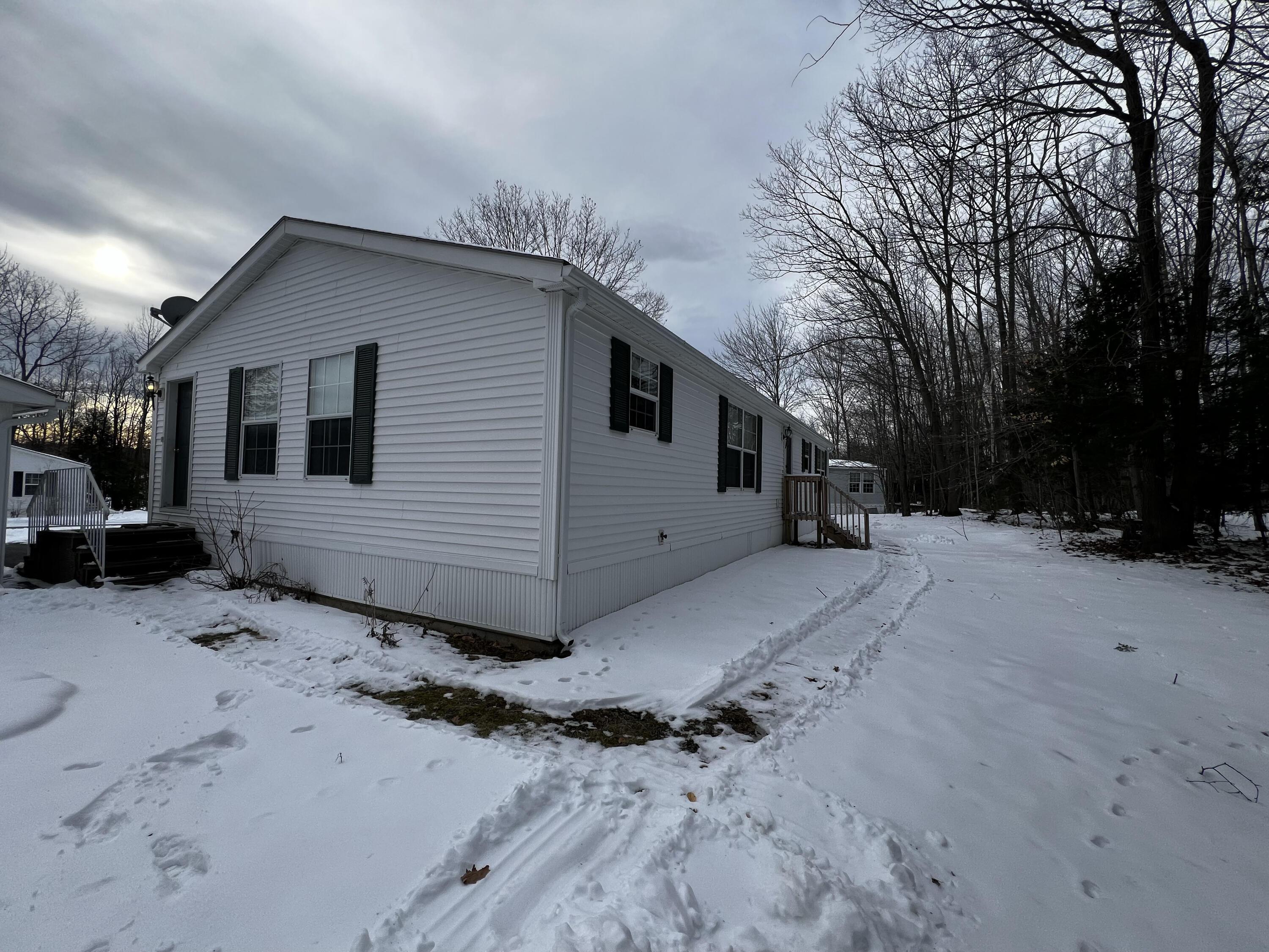 20 Buttercup Circle Auburn ME 04210