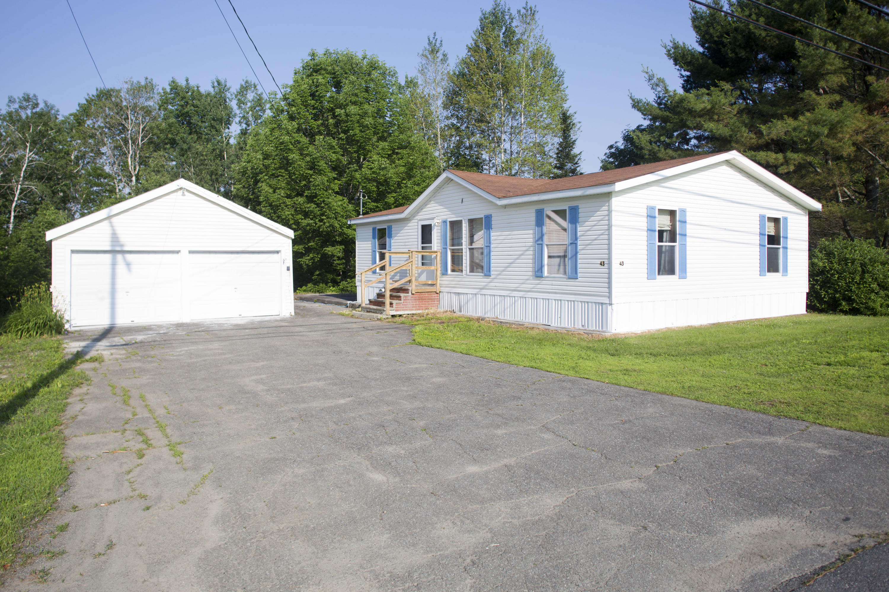 43 Main Street Corinth, ME