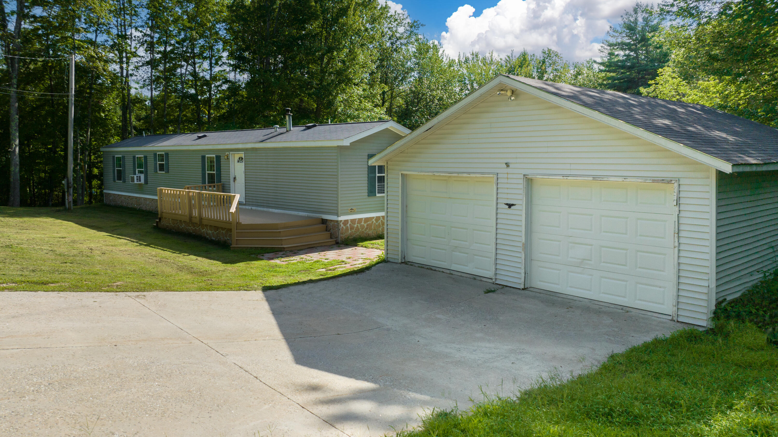 330 Garfield Road Minot ME 04258