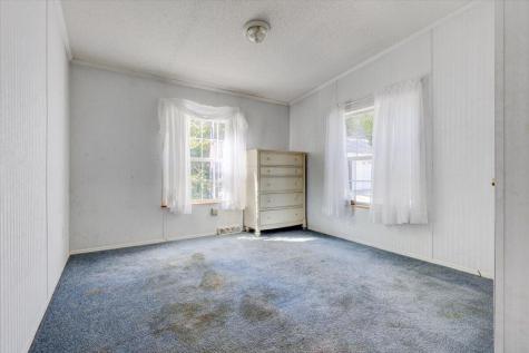 25 Andrew Terrace Limerick ME 04048