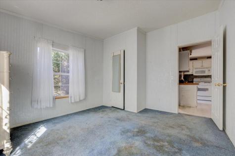 25 Andrew Terrace Limerick ME 04048