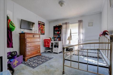 25 Andrew Terrace Limerick ME 04048