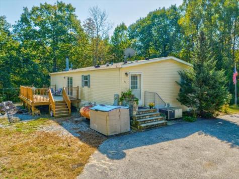 25 Andrew Terrace Limerick ME 04048