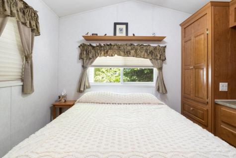 68 Busy Bee Road Naples ME 04055