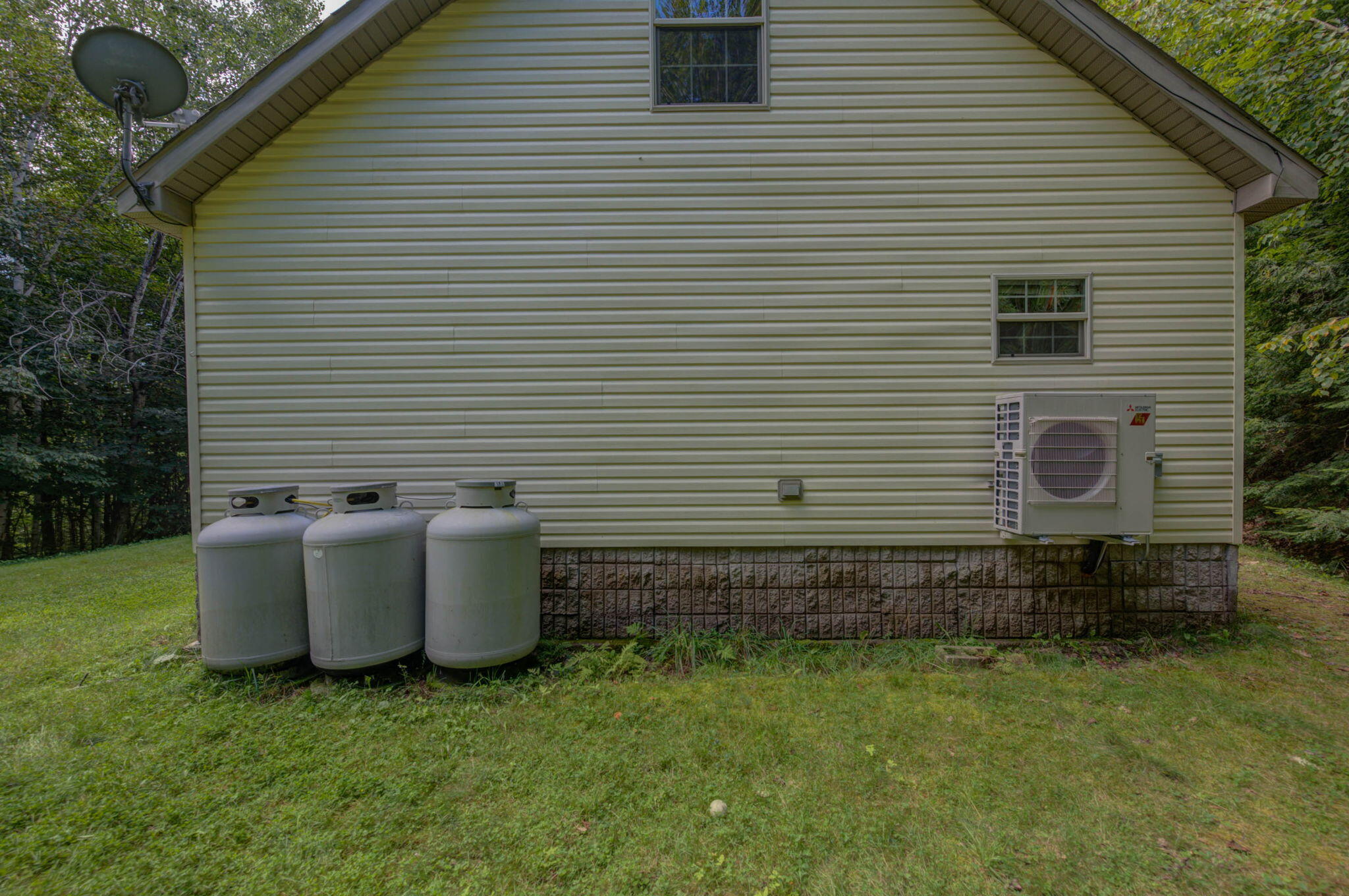 11 Kennedy Drive Norway ME 04268