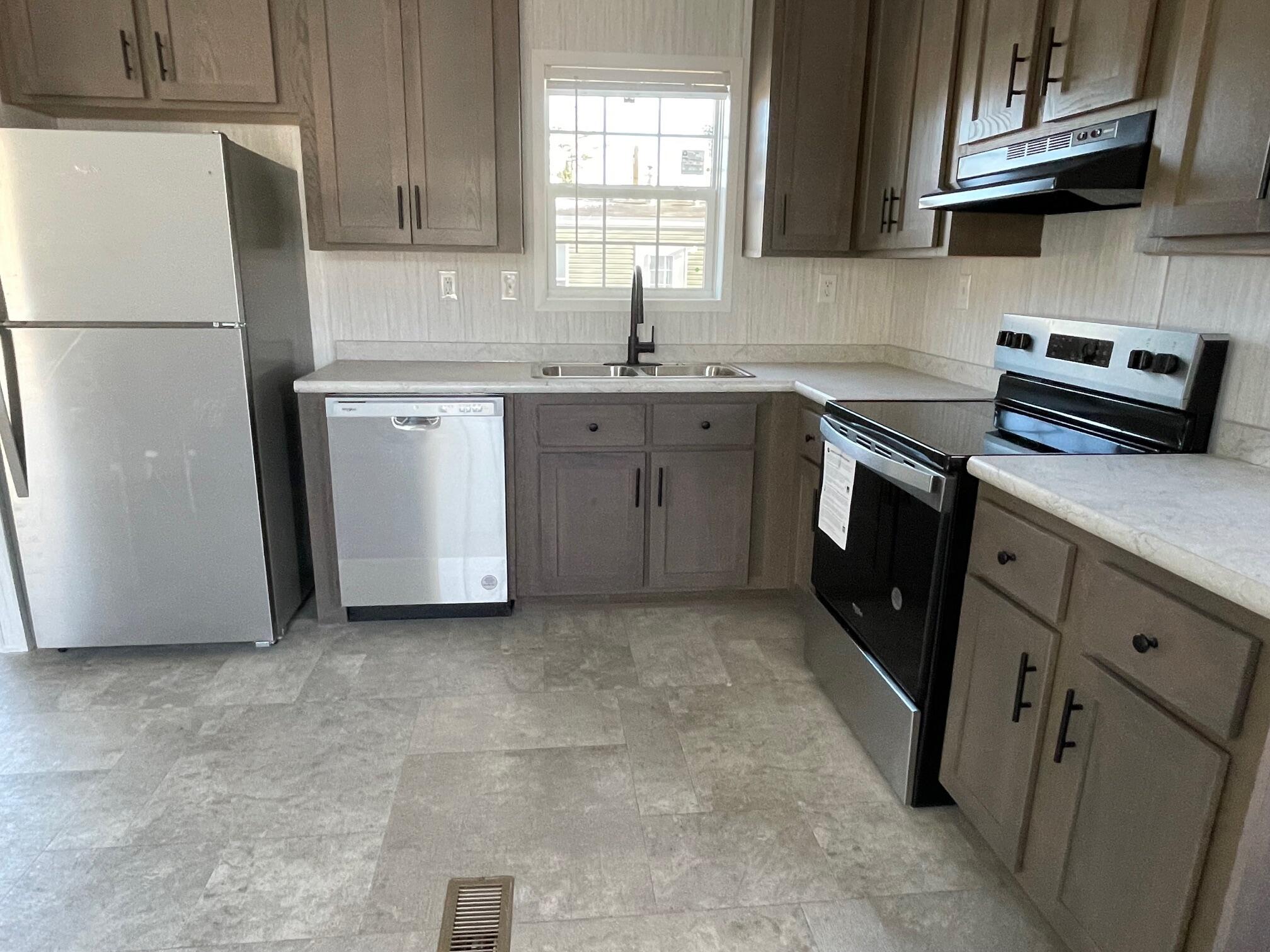 17 Macleod Lane Belfast ME 04915